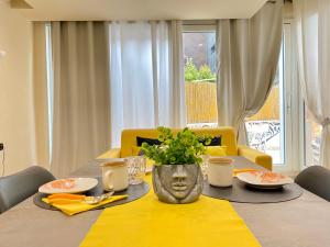 PIRAMIDE Romantic Home