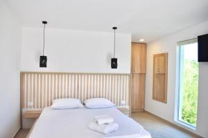 Tiny House with Hot Tub & View