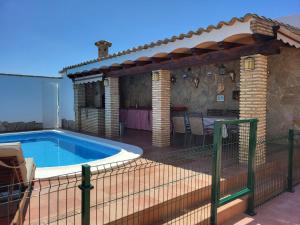 Encantador chalet con piscina