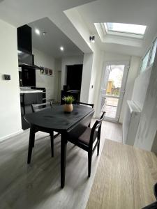 Cardiff City Studio Sleeps 4