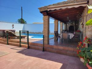Encantador chalet con piscina
