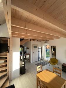 Domki na polanie, Borzestowska Huta