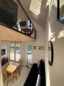 Domki na polanie, Borzestowska Huta