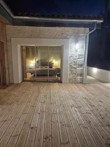 Maisons de vacances L Etel - spa exterieur vue etoiles de la chambre et velos electriques : photos des chambres