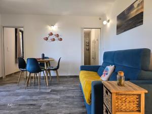 Lechapée Bleue - cosy refait a neuf, avec terrasse et vue jardin, tout se fait à pied - BY AURAconciergerie