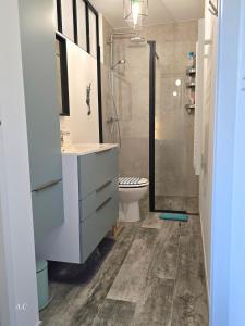 Lechapée Bleue - cosy refait a neuf, avec terrasse et vue jardin, tout se fait à pied - BY AURAconciergerie