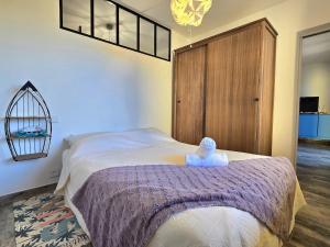 Lechapée Bleue - cosy refait a neuf, avec terrasse et vue jardin, tout se fait à pied - BY AURAconciergerie