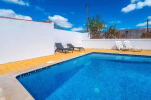 Villa 4 Quartos, Piscina, AC, Jardim, Prestige For Home