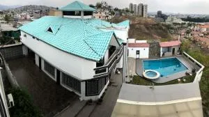 Mini mansion con Piscina - Mapasingue