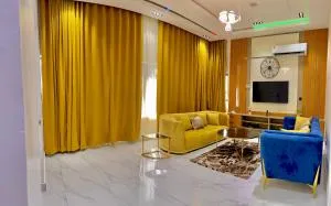 The Lisa Hotel - Karu