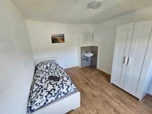 SIM01 Renovierte Monteurs- und Ferienwohnung in Simmerath