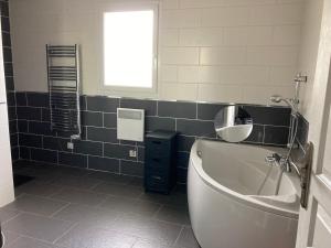 Maisons de vacances Pavillon avec piscine : photos des chambres
