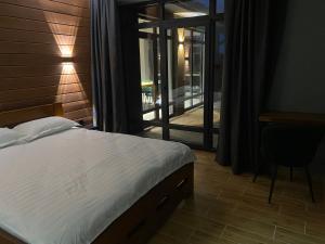 Маєток на Озерах