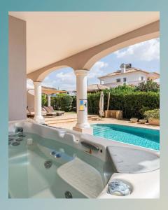 The Beverly Vilamoura