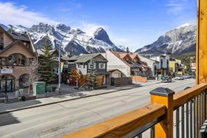 T202 BRAND NEW! The Mountains Call- Mountain View Stay