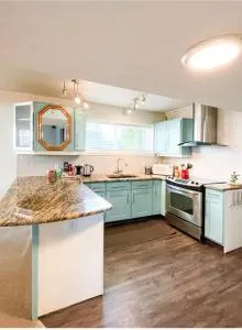 Suite with own entrance kitchen bathroom & laundry - Coldstream