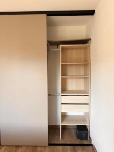 Appartements Charming 2-bedroom with sea and mountain views : photos des chambres