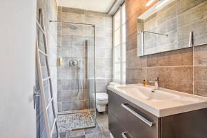 Maisons de vacances Villa 1880 - Centre Ville - Jardin Botanique : photos des chambres