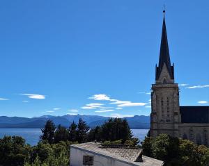 Departamento céntrico con vista al lago La Catedral