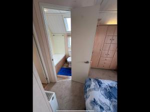 M9 luxury lodge style holiday home waterside Ingoldmells Skegness Santanavan 11
