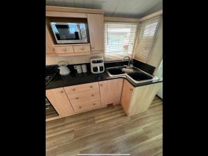 M9 luxury lodge style holiday home waterside Ingoldmells Skegness Santanavan 11