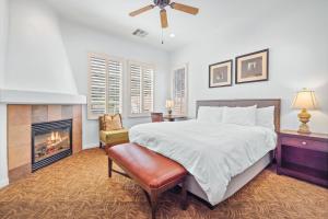 LV218 Awesome Upstairs 2 Bedroom Legacy Villa