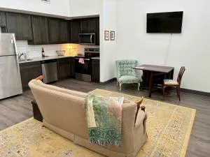 Downtown Gem for Festival Week - Walk to the Music - Lafayette