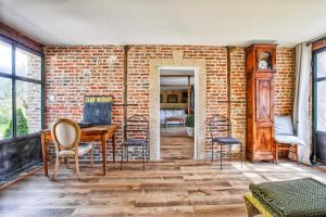 Maisons de vacances Belle demeure - Centre Ville - Jardin Botanique : photos des chambres