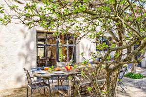 Maisons de vacances Belle demeure - Centre Ville - Jardin Botanique : photos des chambres