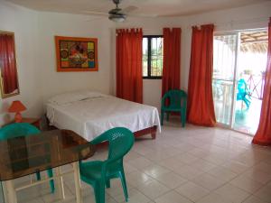 Surf & Stay Waveriders, Encuentro