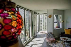 Luxury Ocean view Apartment- Heart of Yaletown Downtown Vancouver