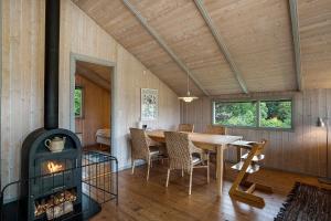 Family-Friendly Cottage Near The Beach