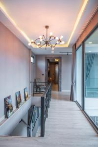 Pool Villa Sura Designer