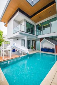 Designer Pool Villa Sura
