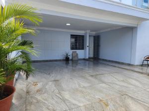 Casa La Beba, Luxury 3BR Oasis with Jacuzzi & BBQ Near Colonial Zone, Malls and Dining
