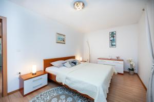 Holiday house with a parking space Novigrad - 23821