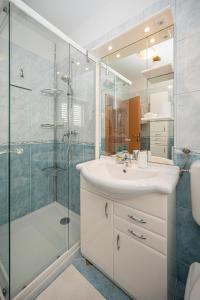 Holiday house with a parking space Novigrad - 23821