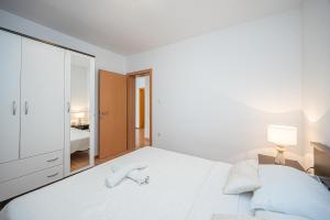 Holiday house with a parking space Novigrad - 23821