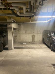 Just Outside Paris Cozy 1-Bedroom Flat with Free Parking & Loggia