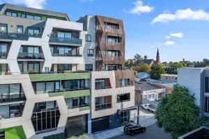 Modern 1b Apt Near Swinburne University - Готорн