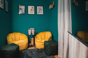 NOOR - Golden Mood or Cinema Luxe