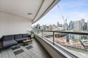 Darling Harbour Views 2BR 2Bath, Pool, Parking, Spa & Gym