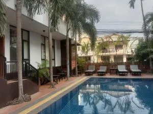 White Monkey - 暹粒