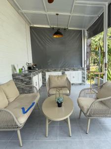 High-In Holiday Home&Villa