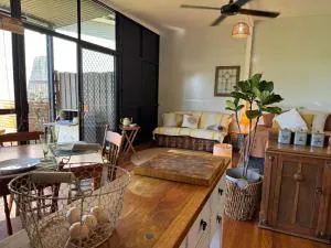 The Hut at Rossglen-Camden Haven - Comboyne