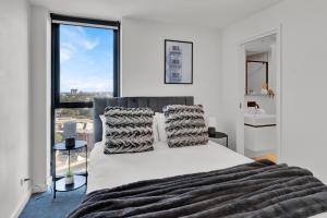 Gorgeous 2bed 2bath apartment near Crown