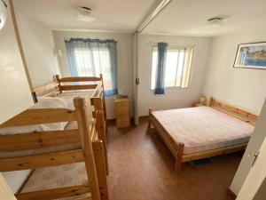 T2 Chaleureux avec Parking Proche Plage - FR-1-833-17