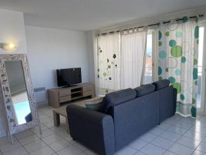 Grand appartement 3 pièces avec terrasse et parking à Canet-en-Roussillon - FR-1-833-27
