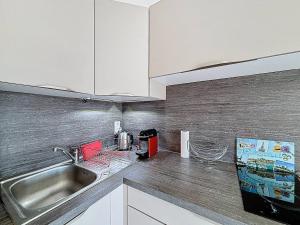 Joli studio avec terrasse et parking proche plage - FR-1-770-46