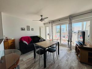 Saint-Cyprien : T2 moderne avec loggia et parking - FR-1-309-506